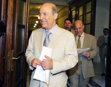 Καλοκαιρινό πρόγραμμα περιοδειών για τους υπουργούς του συνέταξε ο Κ.Σημίτης