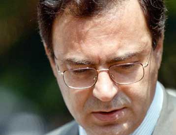 «Διαγράφονται» έσοδα 500 εκατ. ευρώ από τον προϋπολογισμό του 2002