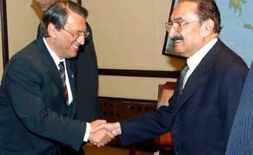 Η ένταξη της Λευκωσίας εμπόδιο, κατά Ετζεβίτ – Γιλμάζ, για την επίλυση του Κυπριακού