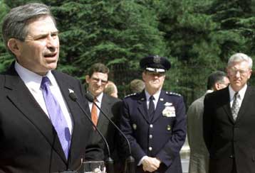 Ο Μπους δεν έχει αποφασίσει ακόμη επίθεση των ΗΠΑ στο Ιράκ, δηλώνει ο Π.Γούλφοβιτς