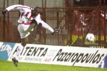 Λύνει ο Ολυμπιακός το συμβόλαιο του Ζίζι Ρόμπερτς