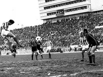 Θλίψη για τον θάνατο του παλαίμαχου του Ολυμπιακού, Μιχάλη Κρητικόπουλου