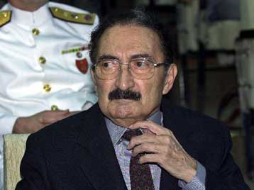 Για απειλές στο καθεστώς κάνει λόγο ο Ετζεβίτ προκειμένου να αποφύγει τις εκλογές