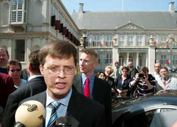 Γεγονός αποτελεί ο σχηματισμός κεντροδεξιάς κυβέρνησης συνασπισμού στην Ολλανδία