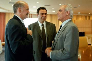 Συνάντηση Παπανδρέου, Χριστοδουλάκη, Τσοχατζόπουλου για το μέλλον των Βαλκανίων