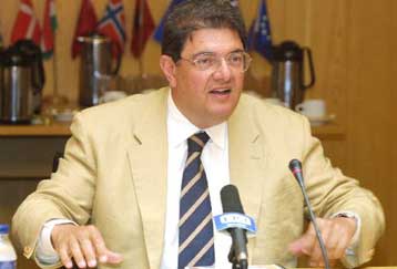 Παρουσιάστηκε η «Έξυπνη Κάρτα» του ΟΑΣΑ – Επεκτείνονται οι λεωφορειόδρομοι