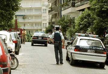 Αναστάτωση έξω από το σπίτι του πρωθυπουργού από 65χρονο με αεροβόλο