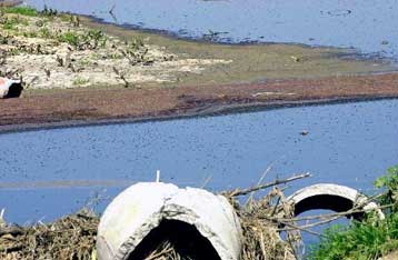 Βαριά πρόστιμα για μόλυνση των υδάτινων πόρων προωθεί το ΥΠΕΧΩΔΕ