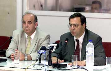 Δραστικές περικοπές για το 2002 και το 2003 αποφάσισε η κυβέρνηση