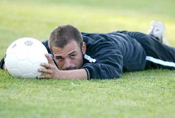 Η ΑΕΚ μάς έχει ανάγκη όλους, δηλώνει ο Ντέμης Νικολαΐδης