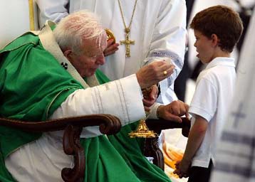 Ο Πάπας καταδίκασε δημοσίως το σεξουαλικό σκάνδαλο στην Καθολική Εκκλησία των ΗΠΑ