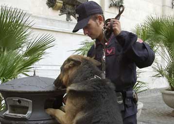 Εκρηκτικοί μηχανισμοί σε γραφεία της Fiat και εργατικού συνδικάτου στο Μιλάνο