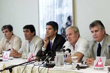 Τους νέους προπονητές των εθνικών ομάδων ποδοσφαίρου παρουσίασε η ΕΠΟ