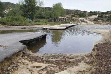 Εκτεταμμένες καταστροφές προκάλεσε η κακοκαιρία το Σαββατοκύριακο
