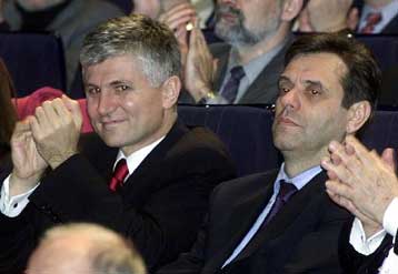 Εκτός του σερβικού Κοινοβουλίου το κόμμα του Βόισλαβ Κοστούνιτσα