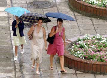 Σπάνιο φαινόμενο η κακοκαιρία των τελευταίων ημερών, λένε οι μετεωρολόγοι