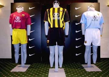 Φανέλες με… άρωμα από το παρελθόν για την ΑΕΚ – Φιλικό την Τετάρτη με την Μπεσίκτας