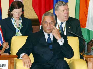 Με το Βορειοκορεάτη ομόλογό του συναντήθηκε ο Κόλιν Πάουελ