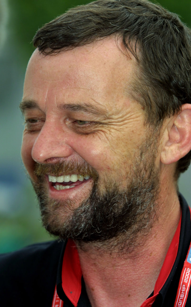 Η Minardi αναζητεί προμηθευτή κινητήρων για το 2003