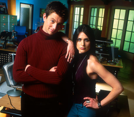 Τα ζευγάρια που συμβιώνουν «μοιράζονται» τις δουλειές του σπιτιού