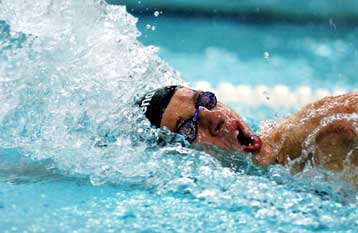 Και πρόκριση και πανελλήνιο ρεκόρ στα 200μ. ελεύθερο ο Οικονόμου