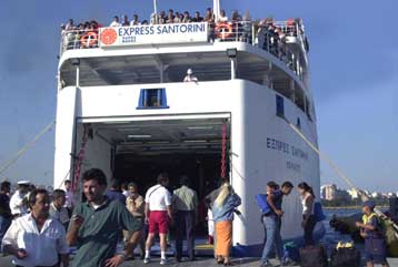 Με κάθε μέσο αναχωρούν από την πρωτεύουσα οι αδειούχοι του Αυγούστου