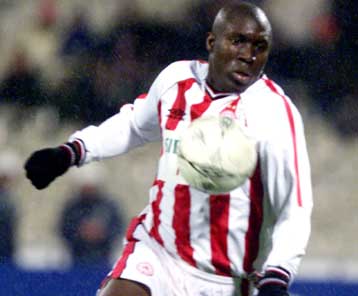 Και ο Ρόμπερτς στον Αρη, έρχεται ο Μαροκινός Μπασίρ