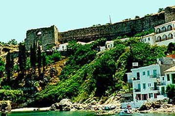 «Κατολισθήσεις και όχι κατάρρευση» απαντά το ΥΠΠΟ για το Κάστρο της Κορώνης