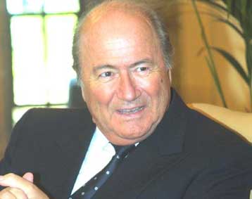 Κατά του ριπλέι την ώρα ενός αγώνα ο Μπλάτερ