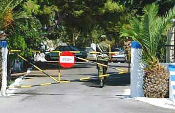 Εξονυχιστικές και προς πάσα κατεύθυνση οι έρευνες για την κλοπή οπλισμού στην Κω