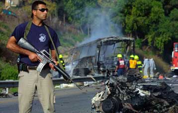 Επίθεση Παλαιστίνιου καμικάζι σε λεωφορείο με 13 νεκρούς και δεκάδες τραυματίες