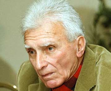 Αναδρομικές εκθέσεις του Τέτση και του Χάρου παρουσιάζονται στη Σύρο