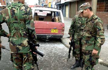 Νέες βομβιστικές επιθέσεις στην Μπογκοτά πριν από την ορκωμοσία του Ουρίμπε