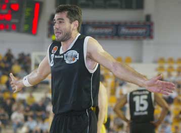 Στην ισπανική Γρανάδα θα συνεχίσει την καριέρα του ο Σιγάλας