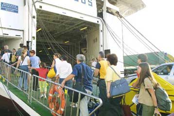 Εγκαταλείπουν τα αστικά κέντρα και οι τελευταίοι αδειούχοι