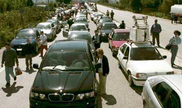 Ουρές χιλιομέτρων στο πορθμείο Ρίου – Αντιρρίου λόγω των δυσμενών καιρικών συνθηκών