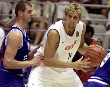 Πιθανότητα απουσίας του Νοβίτσκι και 5 ακόμα παικτών των Μάβερικς στο Μουντομπάσκετ