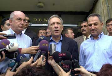 Ο Ντερβίς δηλώνει ότι θα συνεργαστεί με τον Τζεμ εν όψει τον εκλογών στην Τουρκία