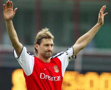 Κρεμάει τα… παπούτσια του ο Ανταμς για το πανεπιστήμιο