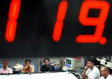 Υποχωρεί το δολάριο εν μέσω προσδοκιών ότι η Fed θα διατηρήσει αμετάβλητα τα επιτόκια