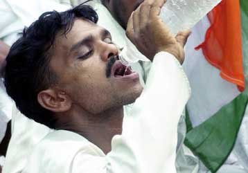 Πάνω από ένα δισεκατομμύριο άνθρωποι στη Γη δεν έχουν πρόσβαση σε πόσιμο νερό