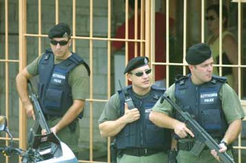 Ραδιόφωνο θα μπορούν να έχουν στη φυλακή οι κατηγορούμενοι για συμμετοχή στη 17Ν