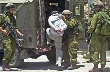 Κύμα συλλήψεων Παλαιστινίων από τις ισραηλινές δυνάμεις σε Δυτική Όχθη και Γάζα