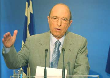 Τετράωρη απασχόληση στο Δημόσιο για τις γυναίκες θα εξαγγείλει ο Κ.Σημίτης στη ΔΕΘ