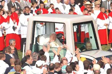 Πάνω από 2,2 εκατομμύρια πιστοί συγκεντρώθηκαν στην Κρακοβία για τον Πάπα