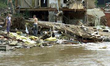 Στο έλεος των πλημμύρων πόλεις και χωριά στην κεντρική και ανατολική Γερμανία