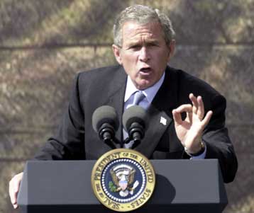 Η ανατροπή του Σαντάμ Χουσεΐν είναι προς όφελος όλου του κόσμου, δηλώνει ο Μπους