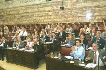 Σε κλίμα αντιπαράθεσης ψηφίστηκε από τη Βουλή το νομοσχέδιο για τις αποκρατικοποιήσεις