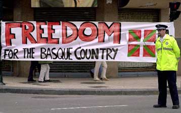 Οριστικά εκτός νόμου από τη Δευτέρα η πολιτική πτέρυγα της βασκικής οργάνωσης ΕΤΑ