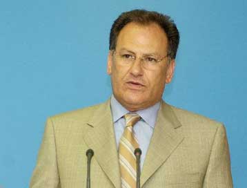 Εύσημα στον Μιχάλη Χρυσοχοΐδη από τον γραμματέα της ΚΕ του ΠΑΣΟΚ